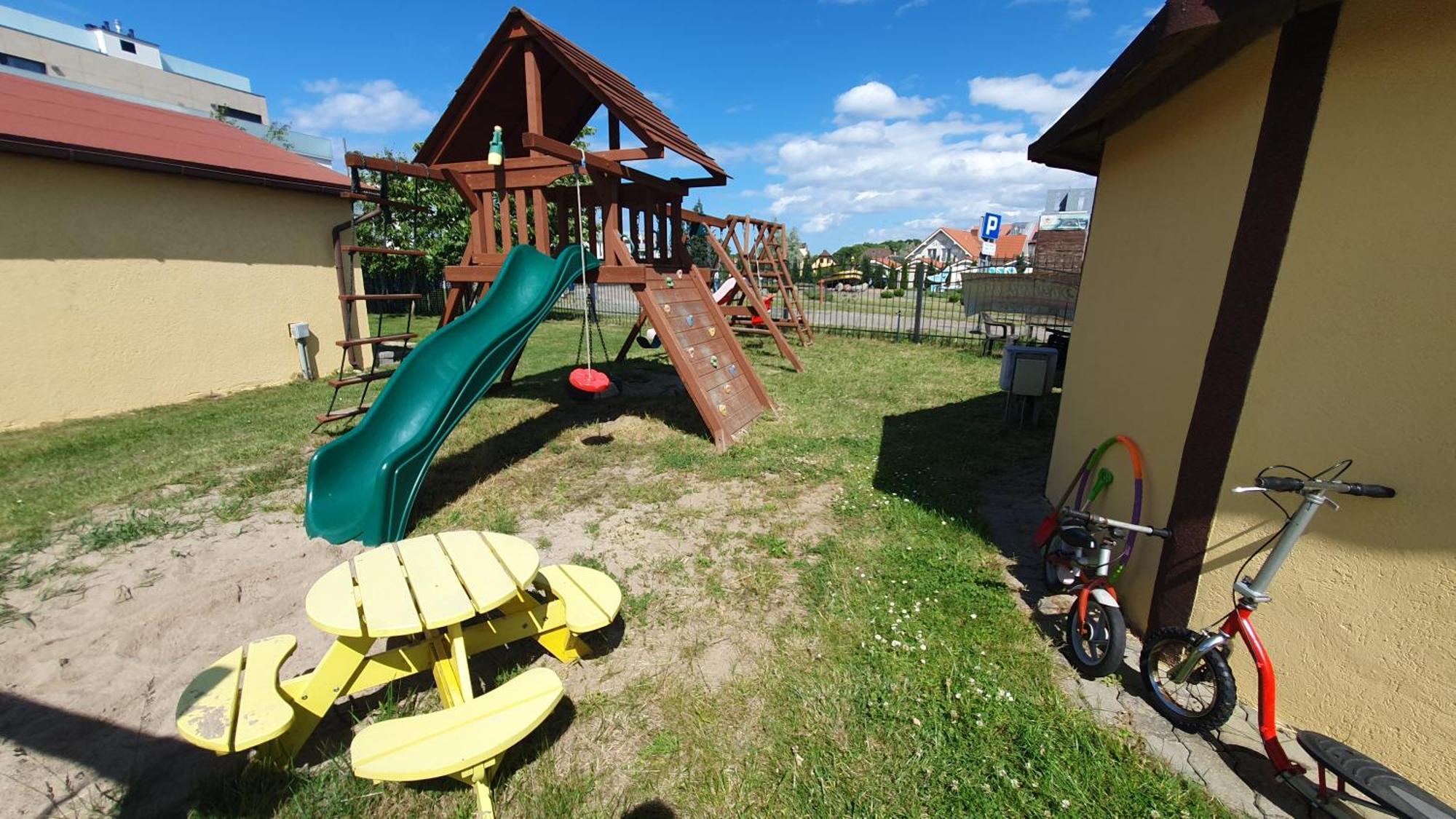 Camping Klif-Nowe Klimatyzowane Domki, 400M Od Centrum Rewala, 30M Od Morza Trzesacz Exterior photo